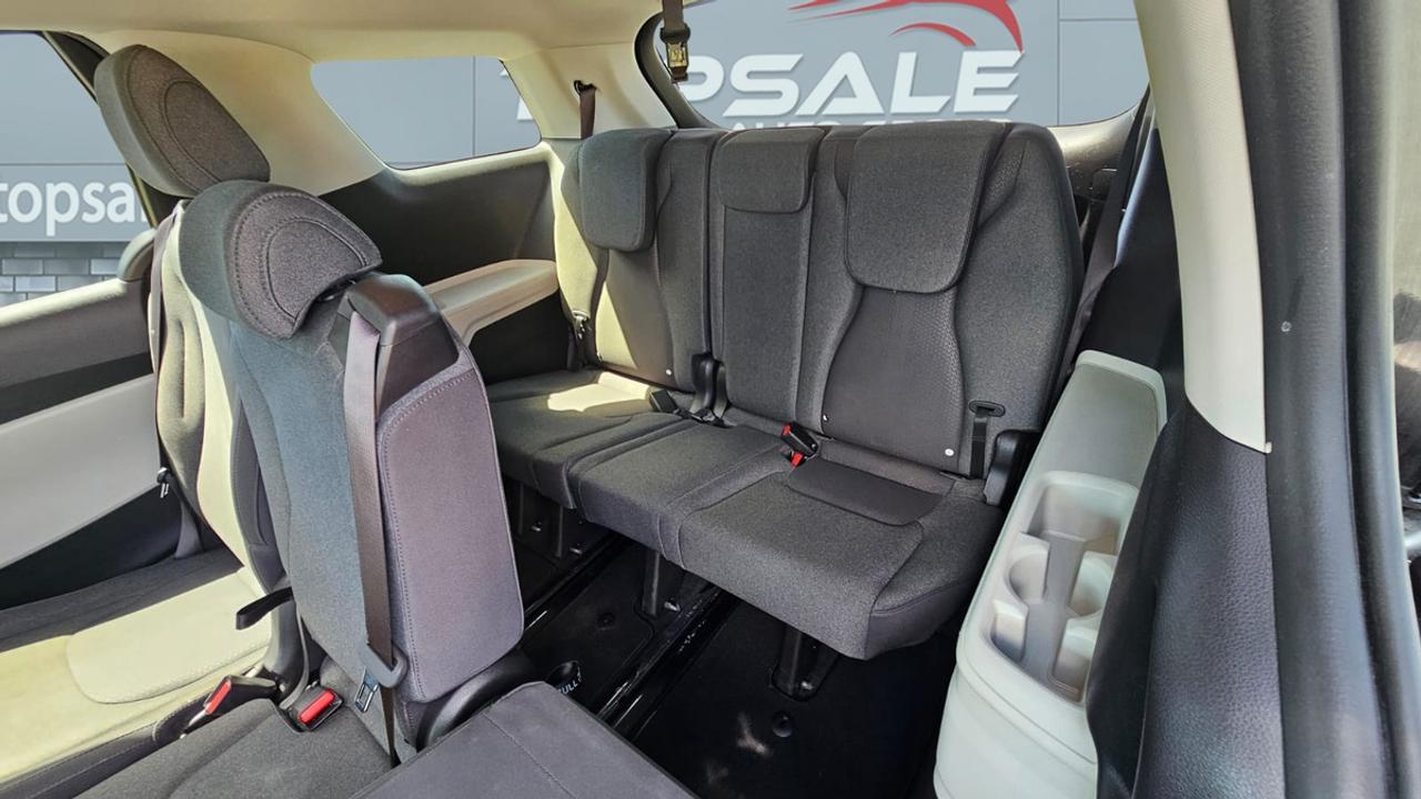 2023 Kia Carnival LX Photo