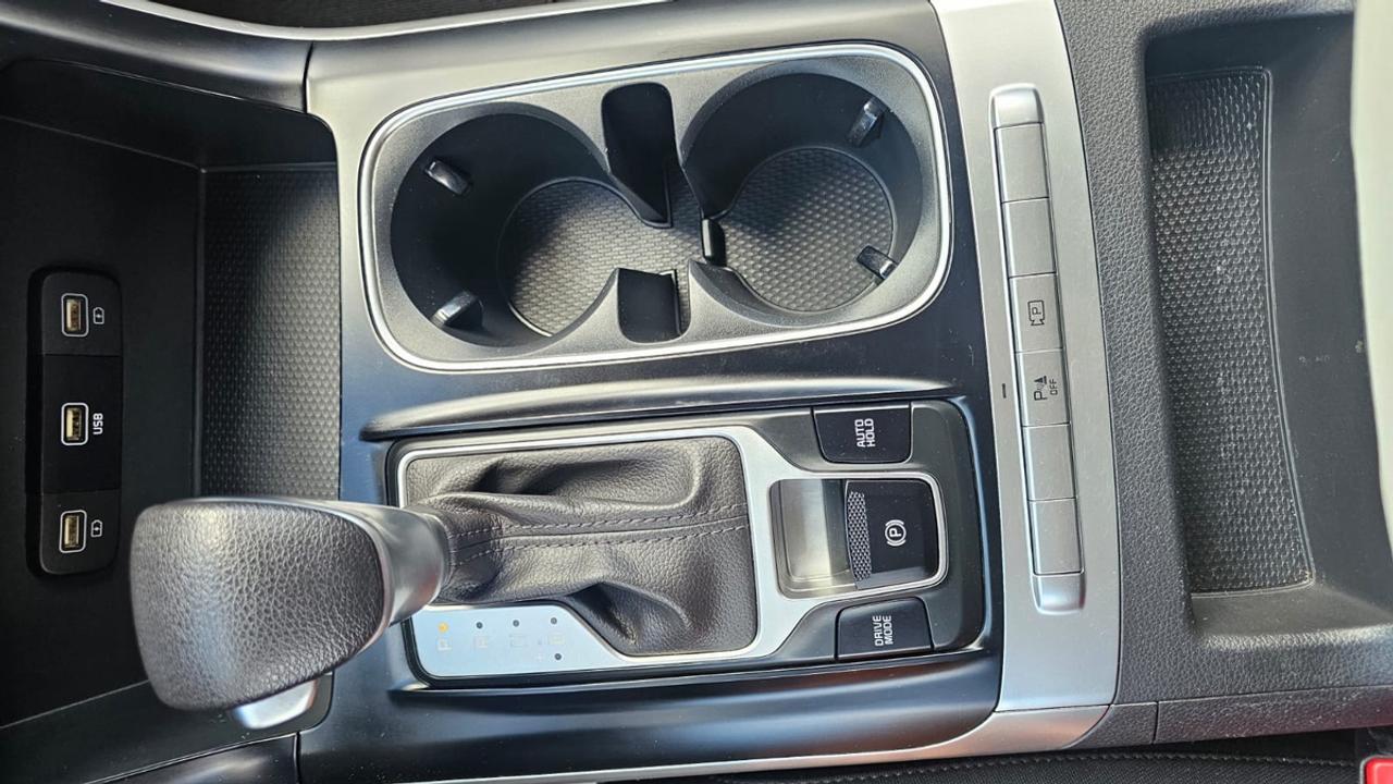2023 Kia Carnival LX Photo