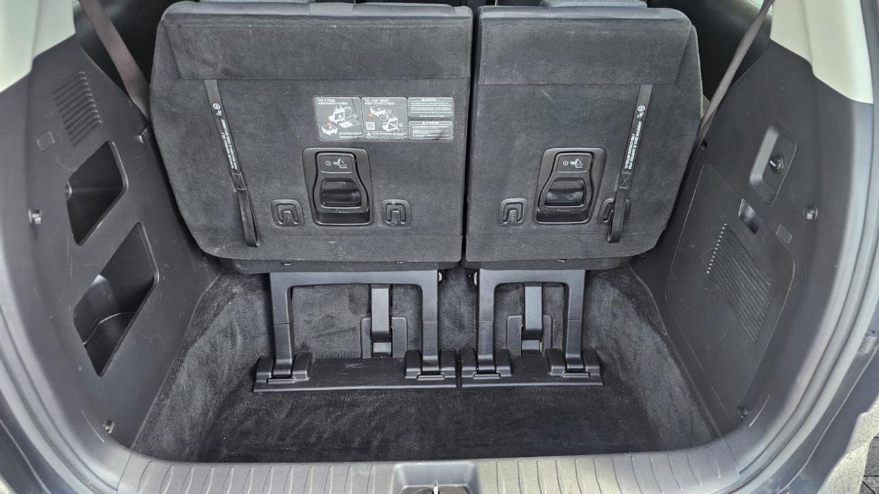 2023 Kia Carnival LX Photo