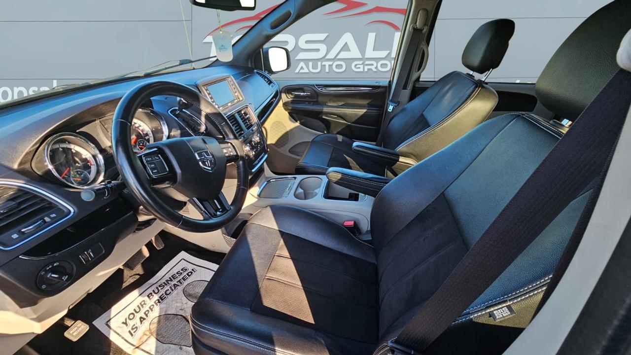 2019 Dodge Grand Caravan SXT Premium Plus Photo