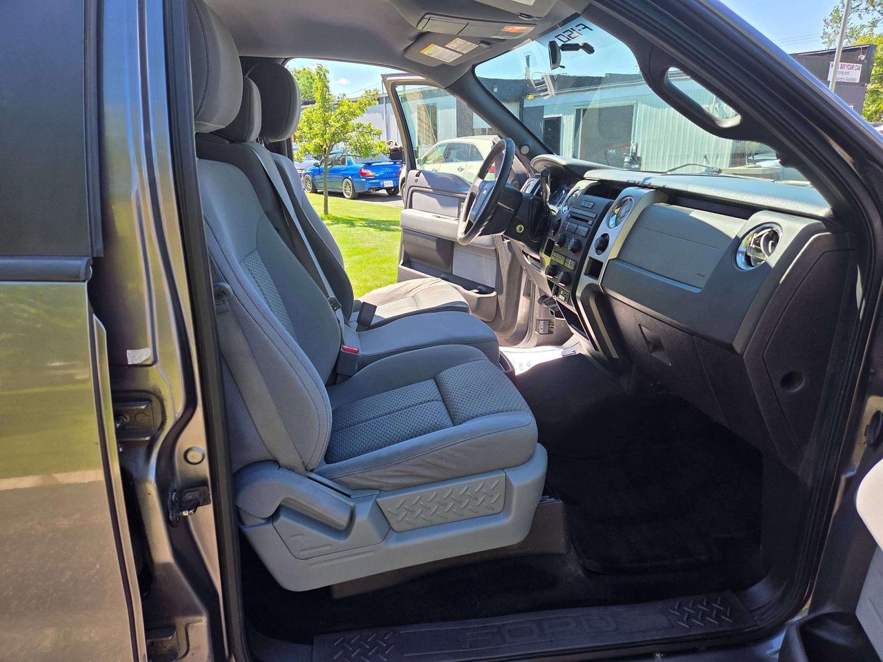 2013 Ford F-150 XLT Photo