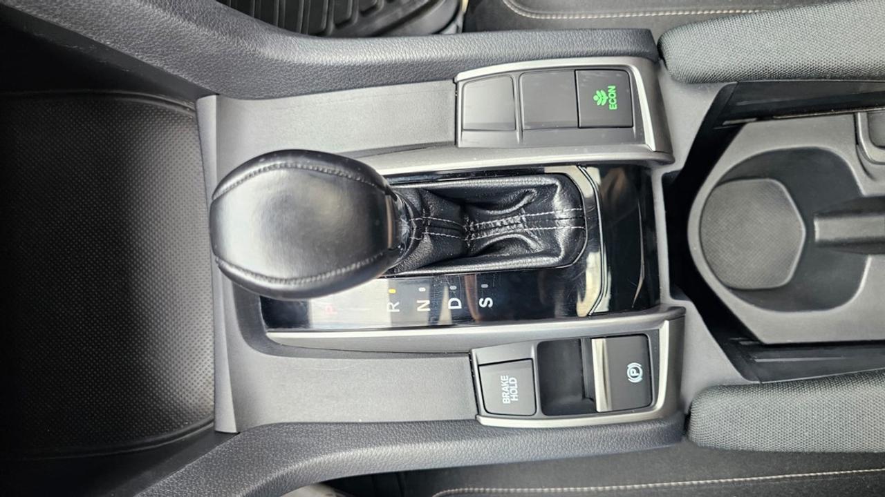 2017 Honda Civic Sport Photo