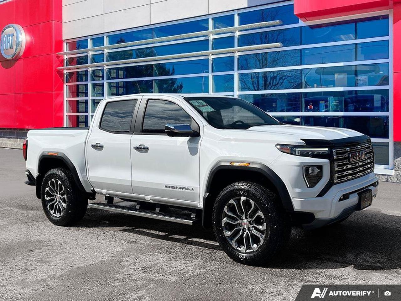 2023 GMC Canyon Denali | Leather | Navigation | Sunroof | Heads Up Display | Ventilated Seats | Power Seats | Photo