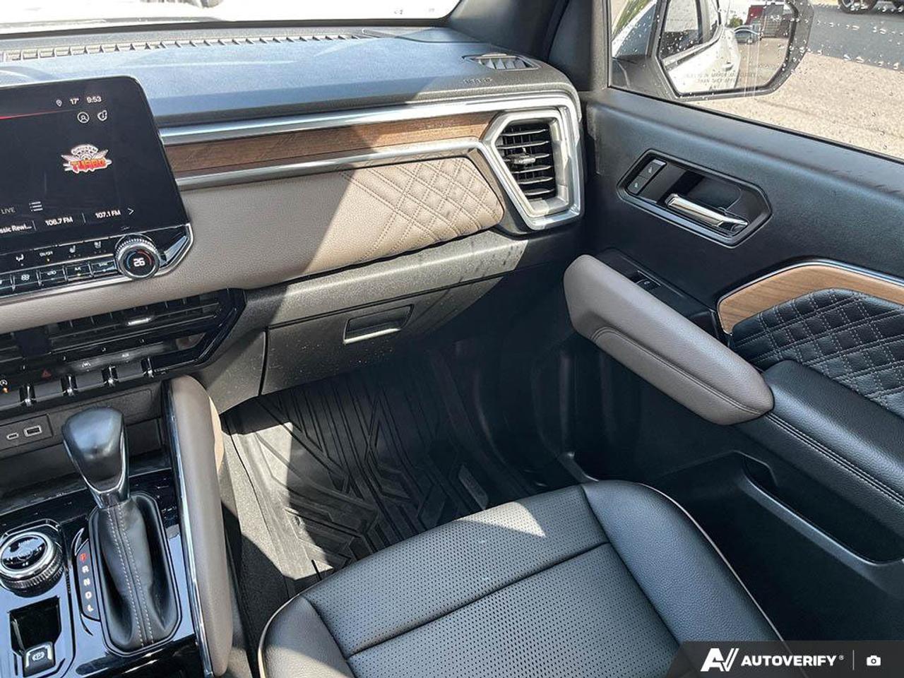 2023 GMC Canyon Denali | Leather | Navigation | Sunroof | Heads Up Display | Ventilated Seats | Power Seats | Photo