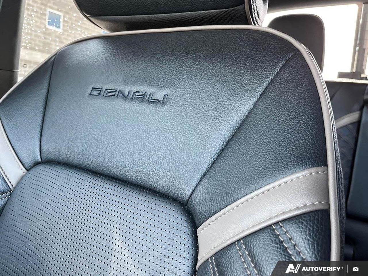 2023 GMC Canyon Denali | Leather | Navigation | Sunroof | Heads Up Display | Ventilated Seats | Power Seats | Photo