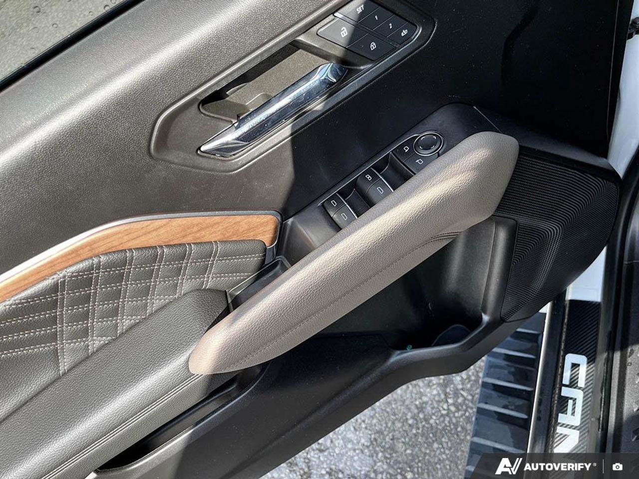 2023 GMC Canyon Denali | Leather | Navigation | Sunroof | Heads Up Display | Ventilated Seats | Power Seats | Photo