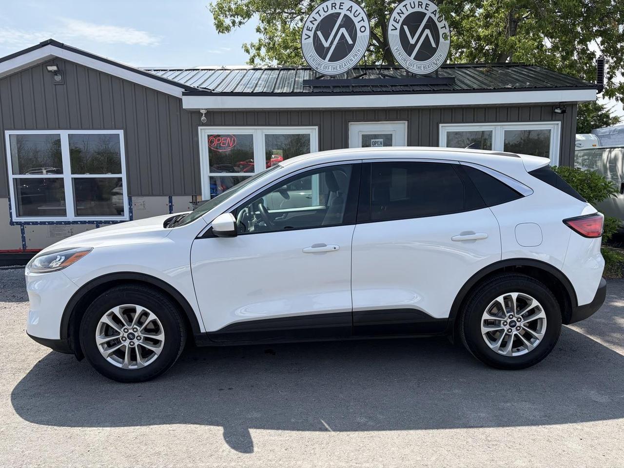 2021 Ford Escape SE 4dr Front-wheel Drive Photo