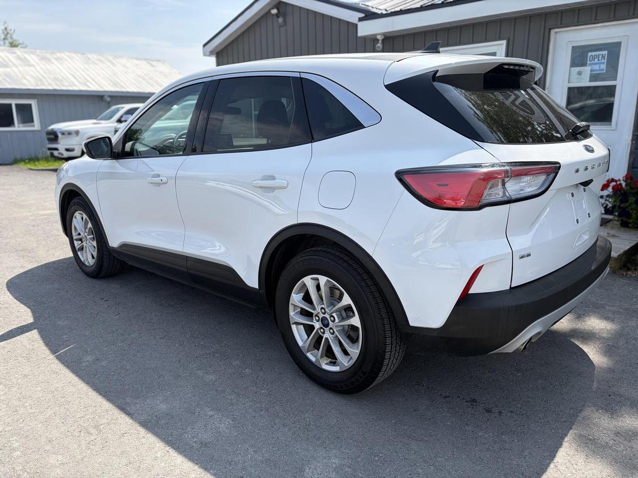 2021 Ford Escape SE 4dr Front-wheel Drive Photo