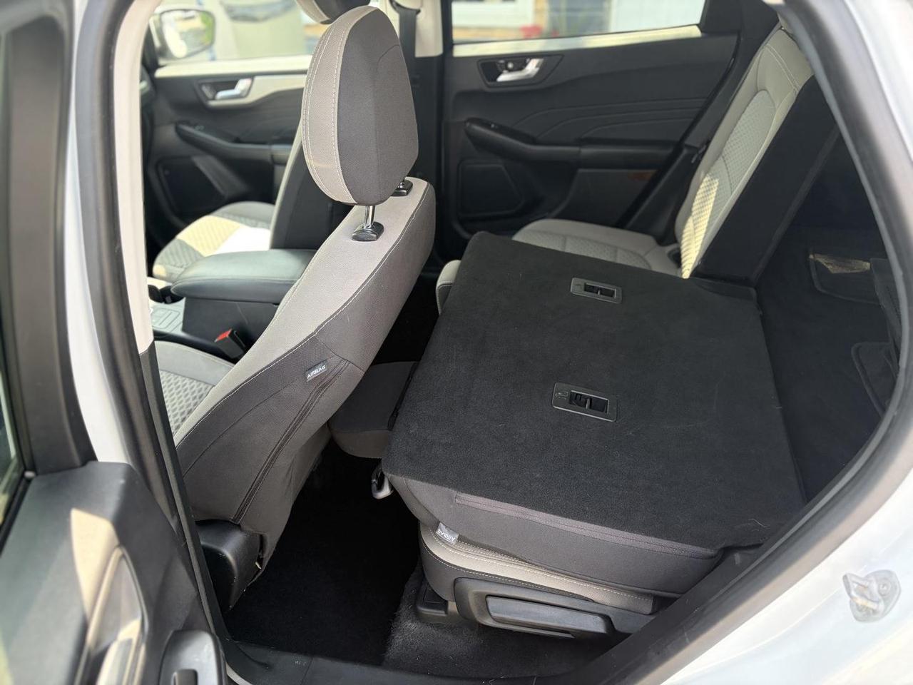 2021 Ford Escape SE 4dr Front-wheel Drive Photo