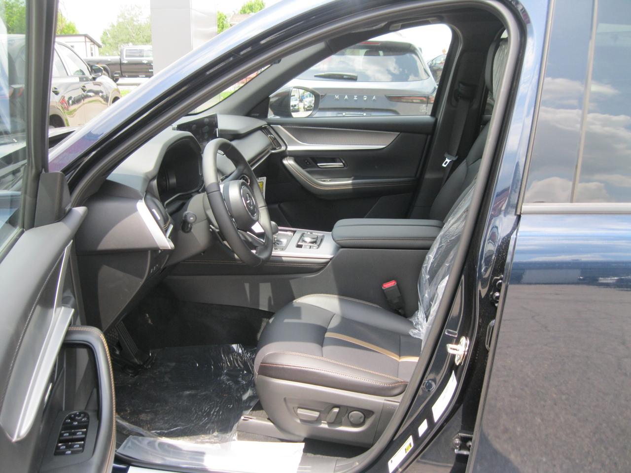 2026 Mazda CX-70 MHEV GT-P 4dr i-ACTIV All-Wheel Drive Sport Utility Photo