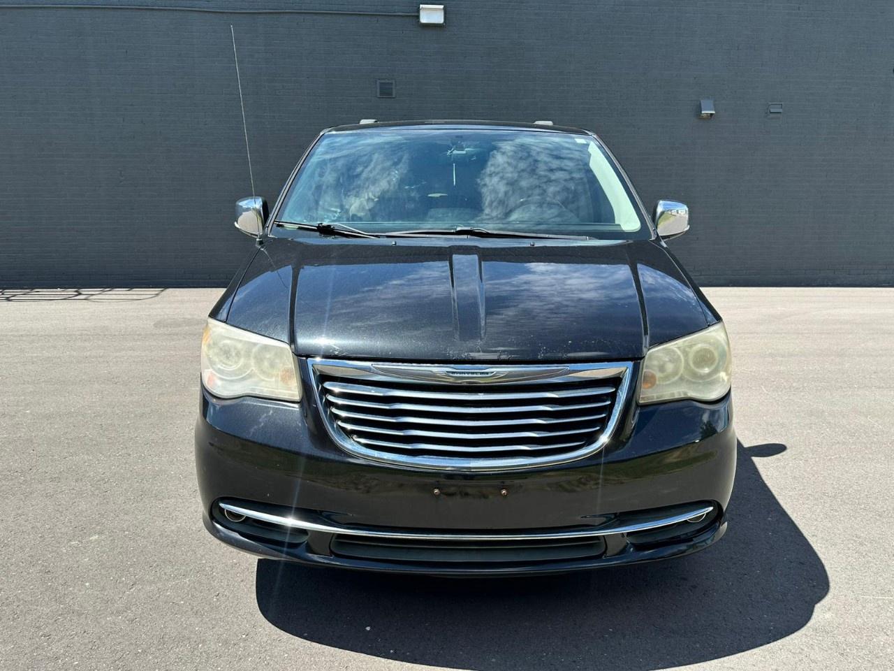 2012 Chrysler Town & Country 4dr Wgn Limited Photo0