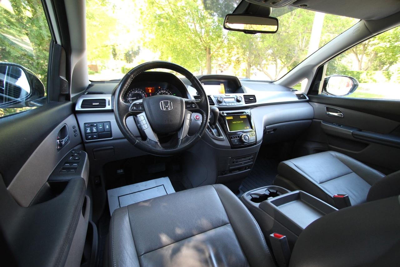 2015 Honda Odyssey Touring - TOP TRIM Photo3