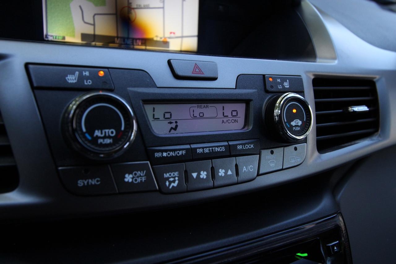 2015 Honda Odyssey Touring - TOP TRIM Photo
