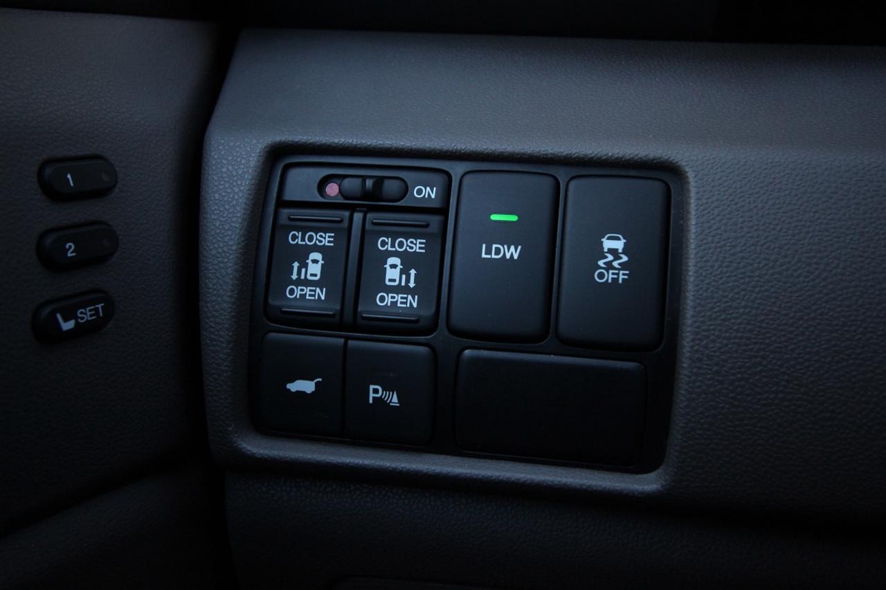 2015 Honda Odyssey Touring - TOP TRIM Photo