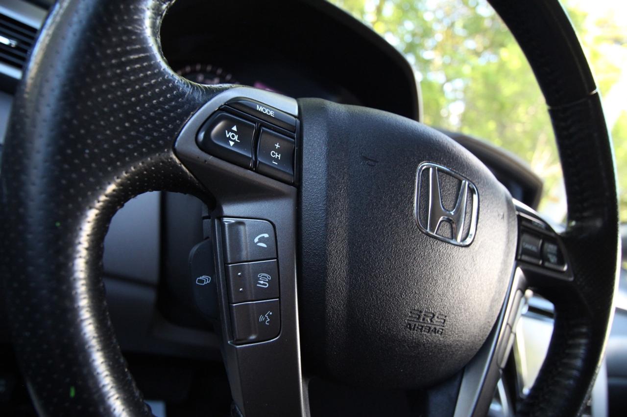 2015 Honda Odyssey Touring - TOP TRIM Photo