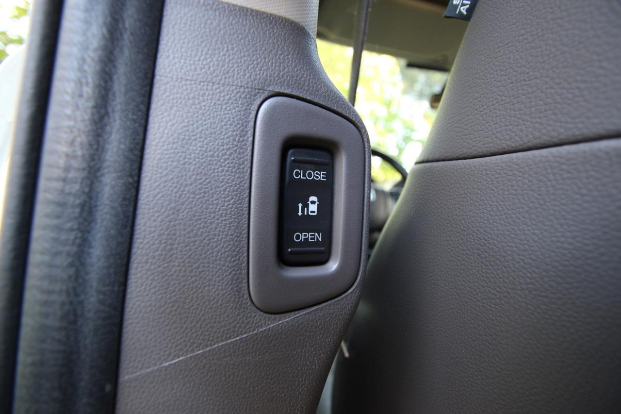2015 Honda Odyssey Touring - TOP TRIM Photo