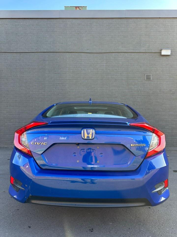2018 Honda Civic Sedan Touring CVT Sedan Photo