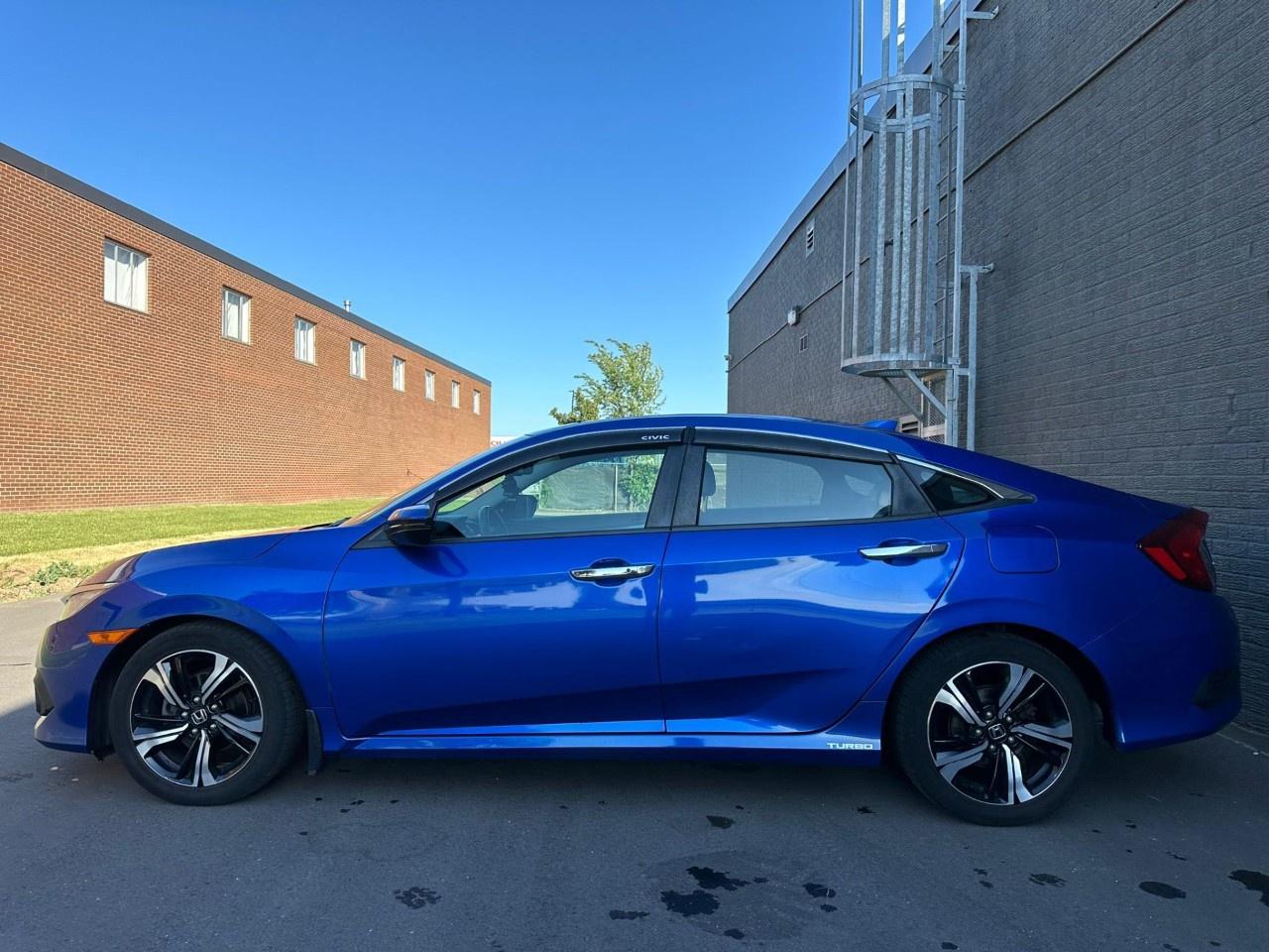 2018 Honda Civic Sedan Touring CVT Sedan Photo
