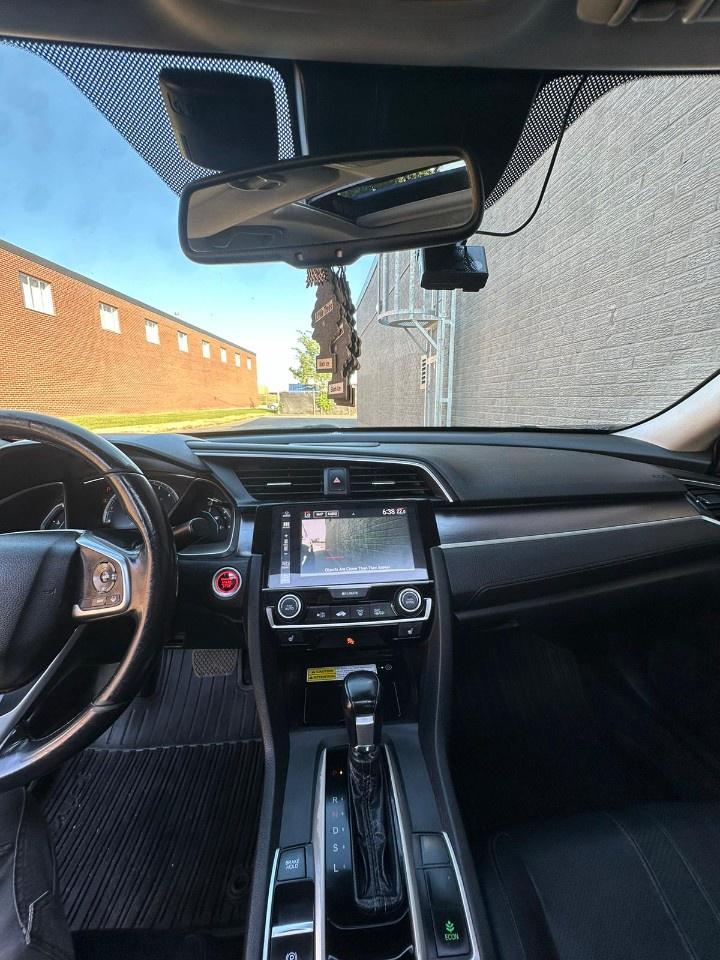 2018 Honda Civic Sedan Touring CVT Sedan Photo