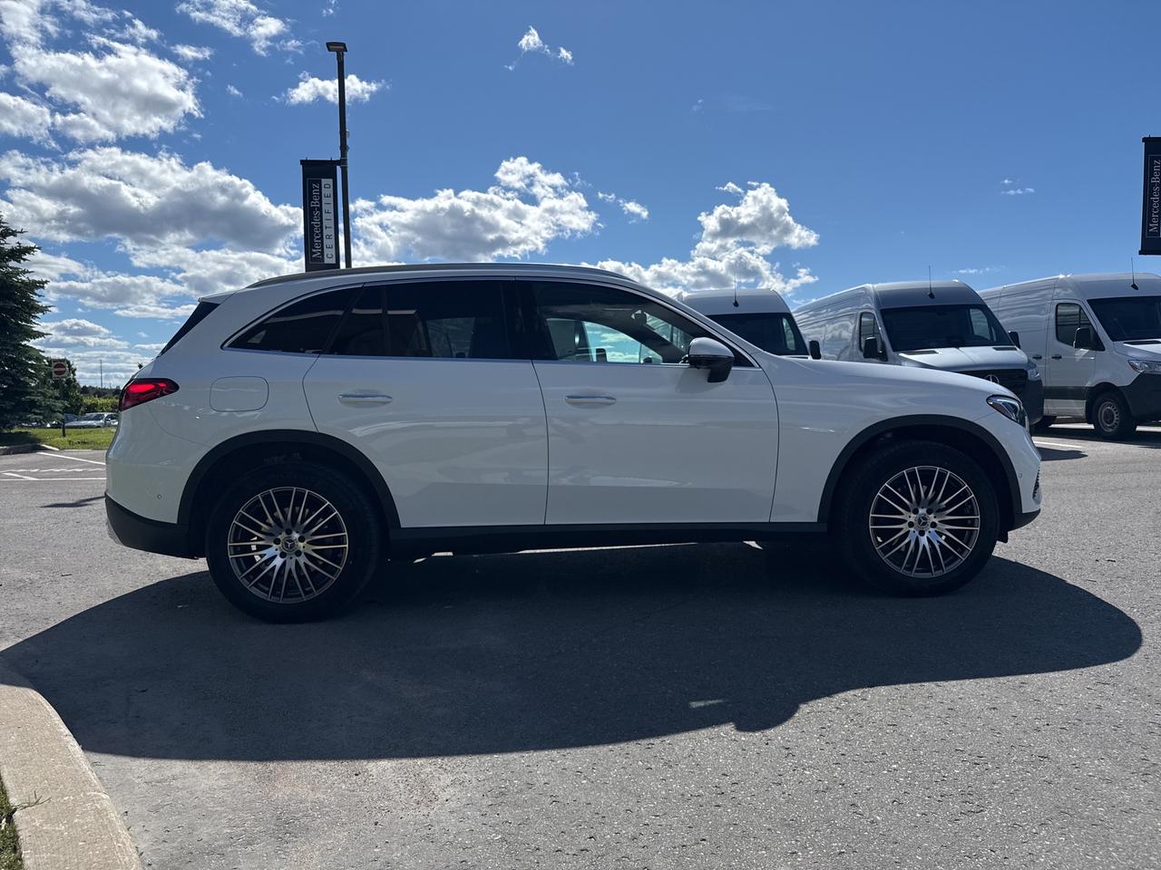 2025 Mercedes-Benz GLC 4MATIC® Photo4