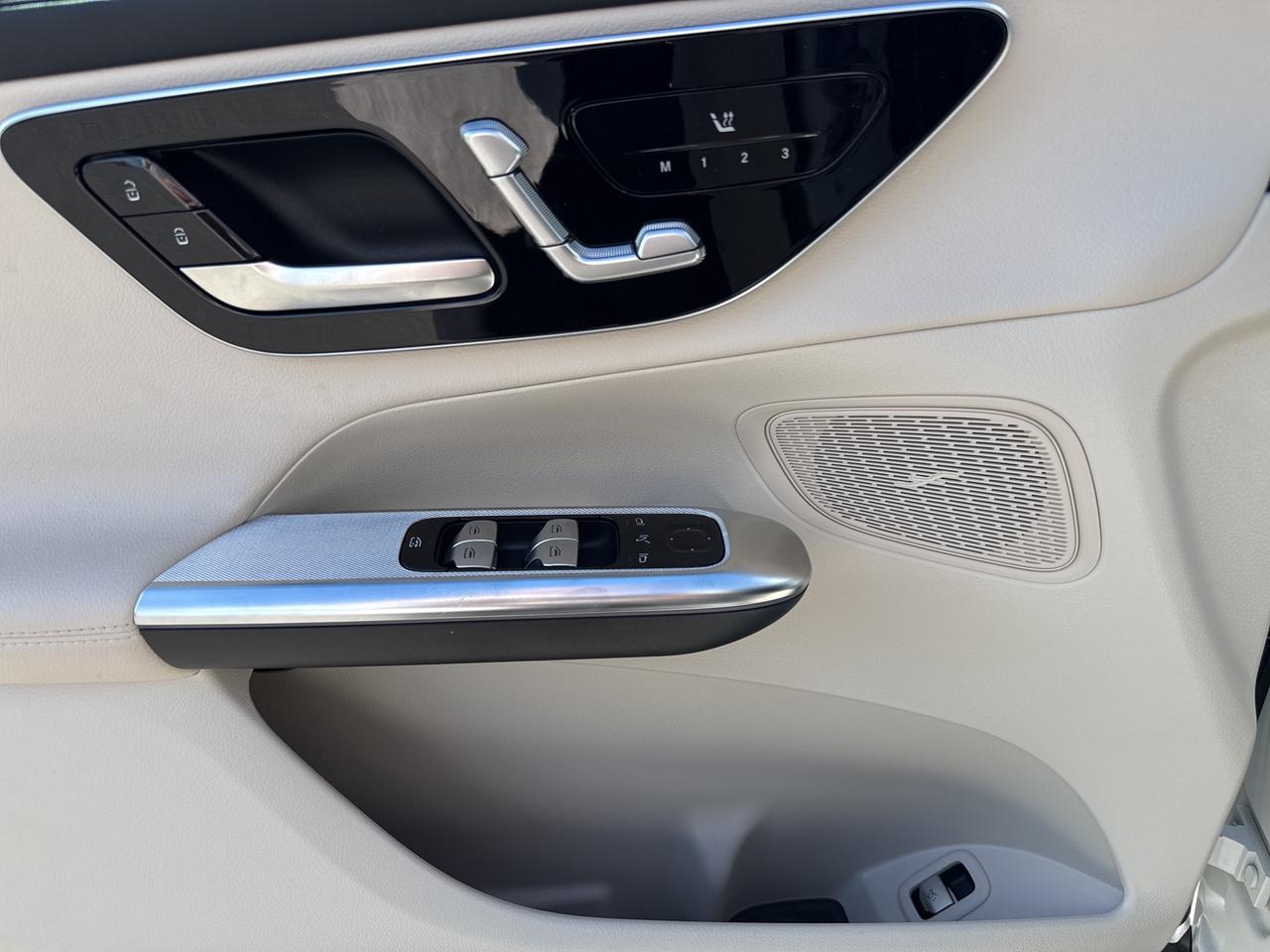 2025 Mercedes-Benz GLC 4MATIC® Photo