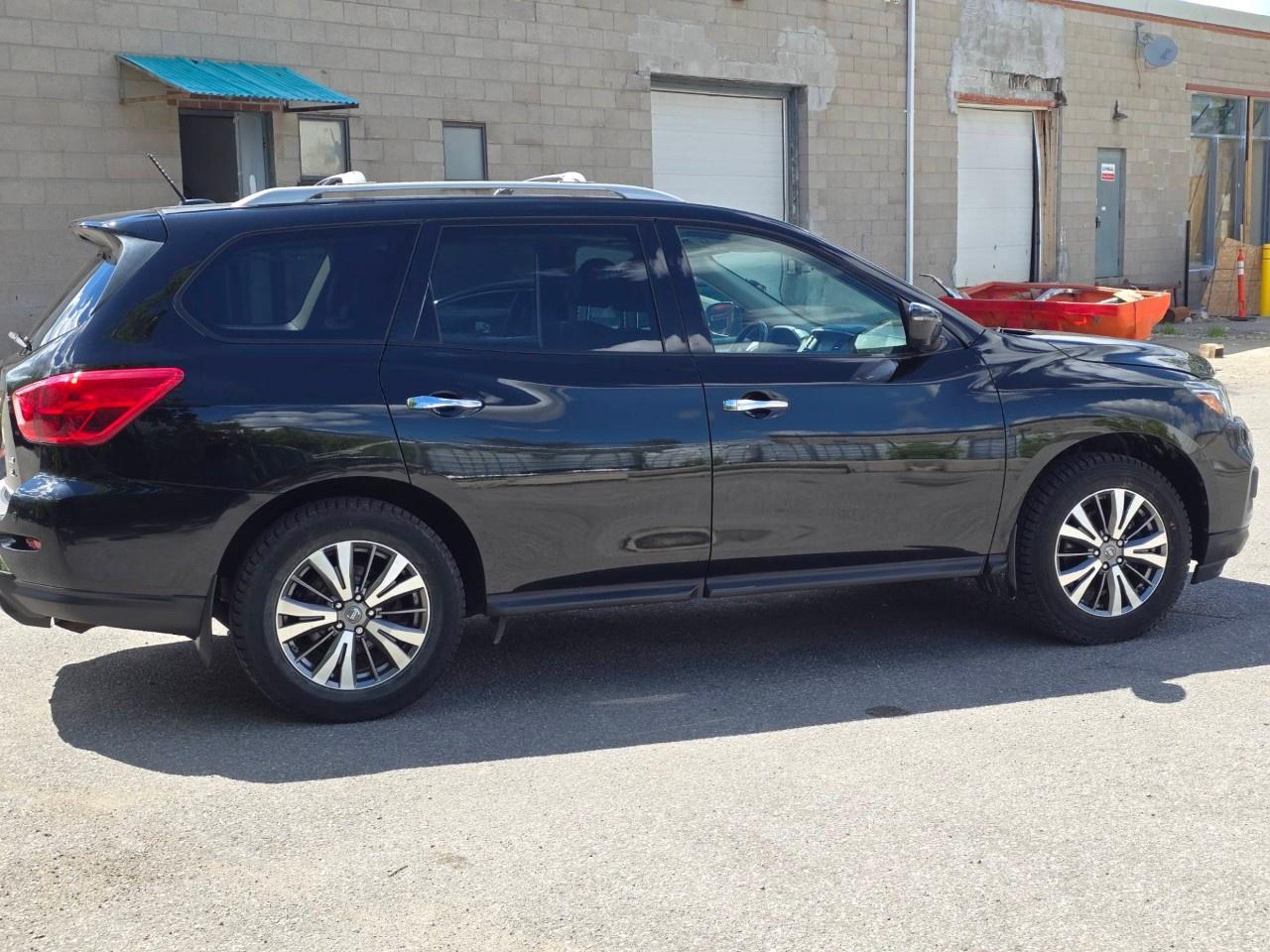 2018 Nissan Pathfinder 4x4 SL Premium Photo