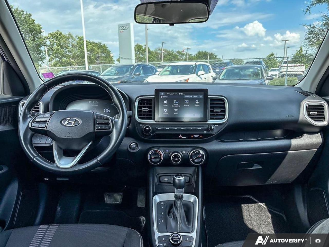 2023 Hyundai Venue PREFERRED Photo