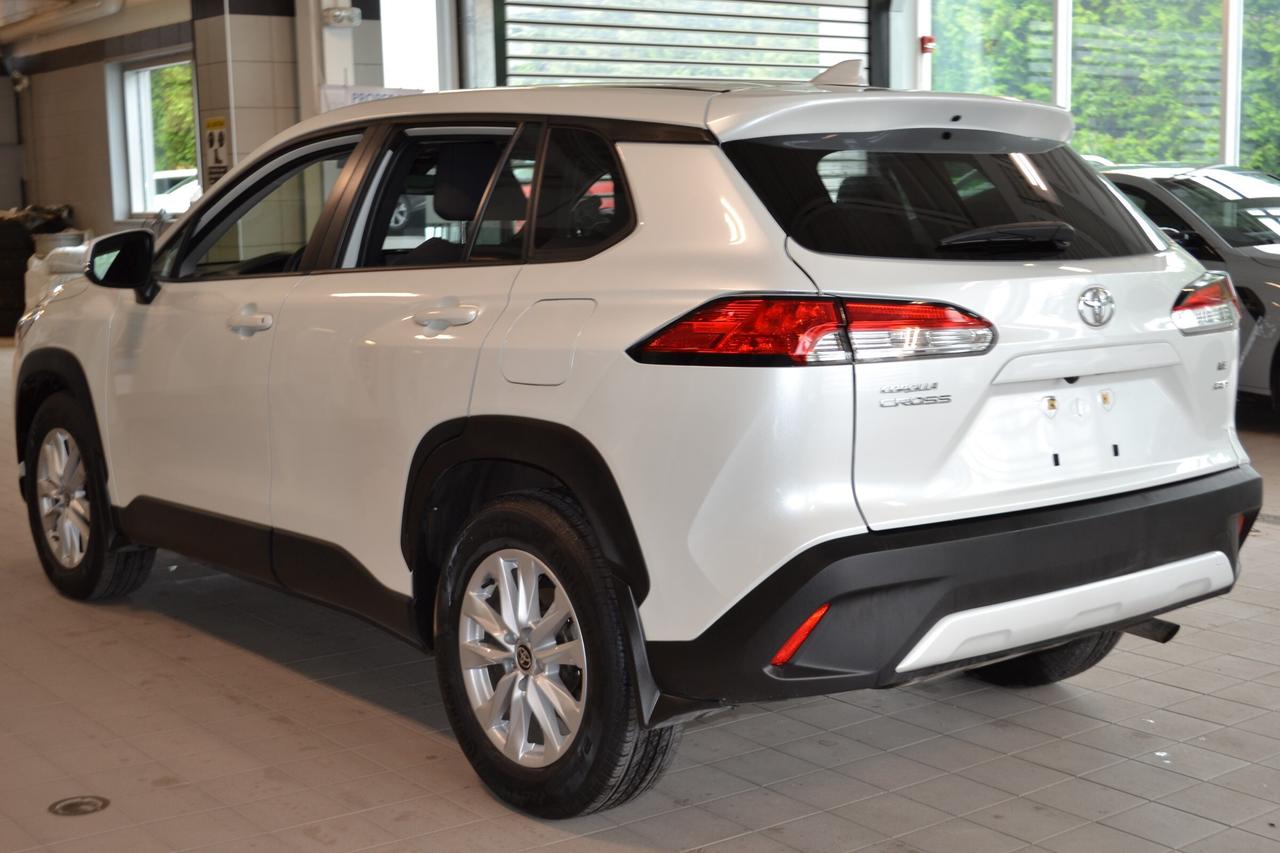2022 Toyota Corolla Cross LE Photo