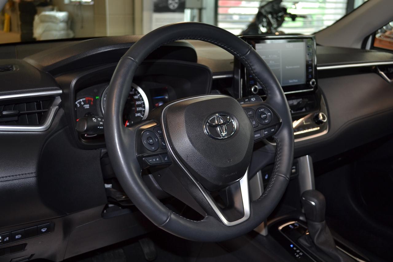 2022 Toyota Corolla Cross LE Photo