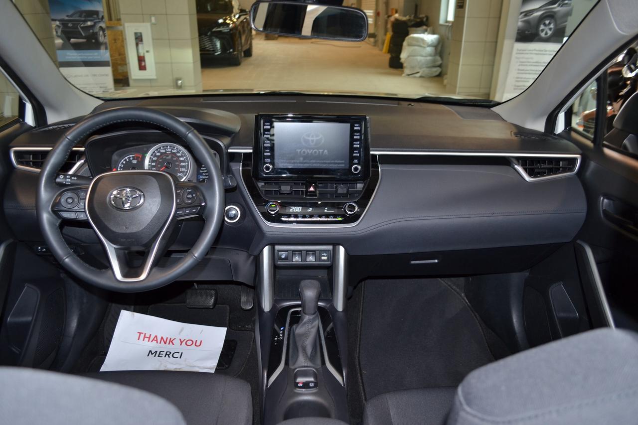2022 Toyota Corolla Cross LE Photo