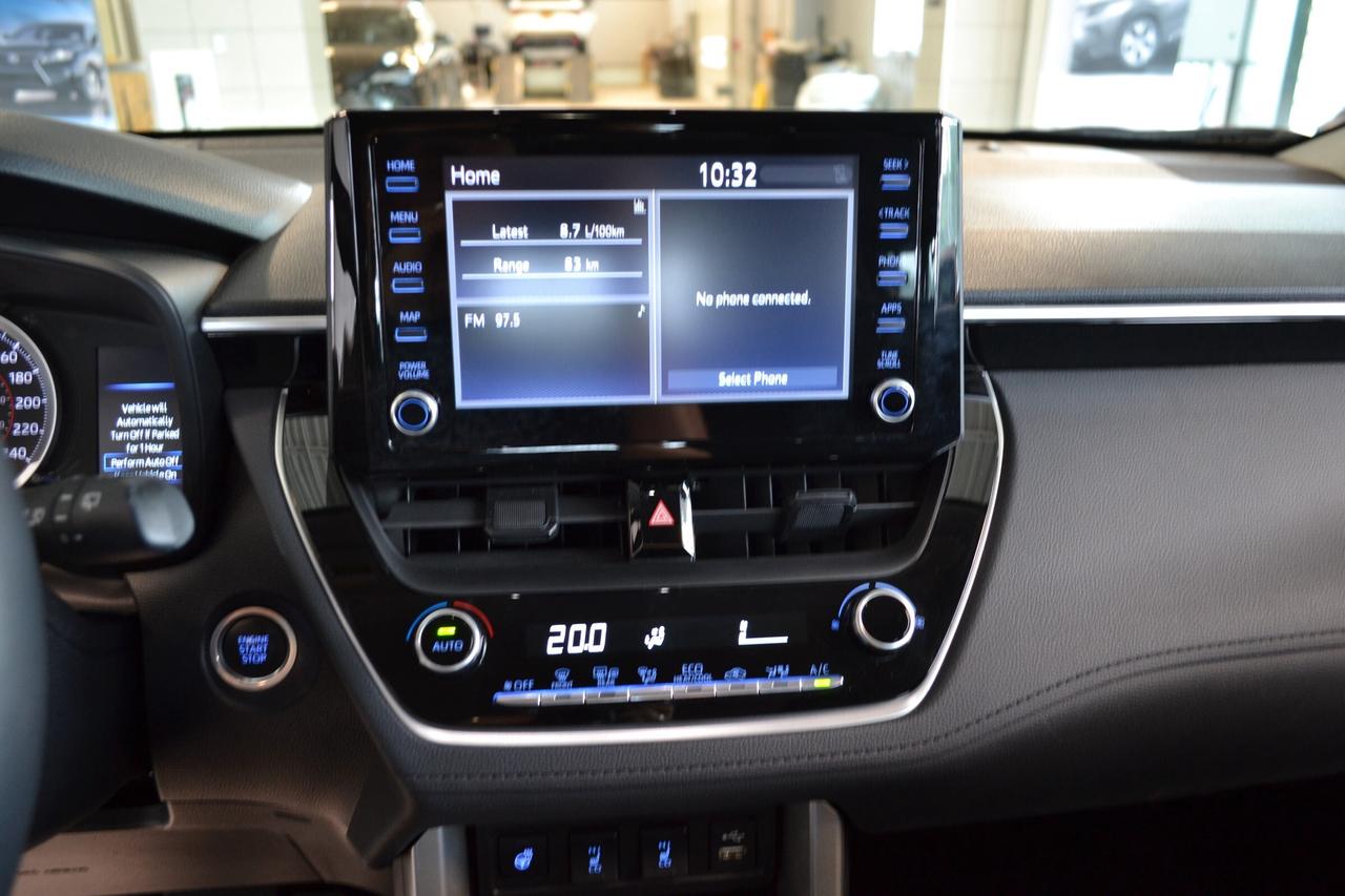 2022 Toyota Corolla Cross LE Photo