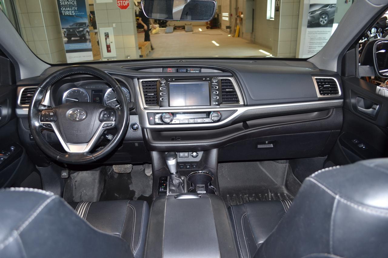 2017 Toyota Highlander AWD 4DR XLE Photo
