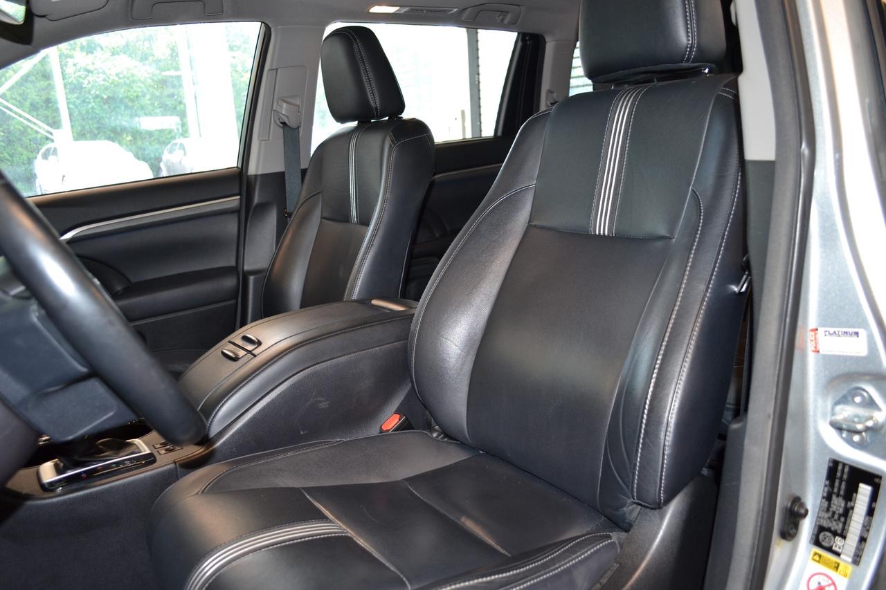 2017 Toyota Highlander AWD 4DR XLE Photo