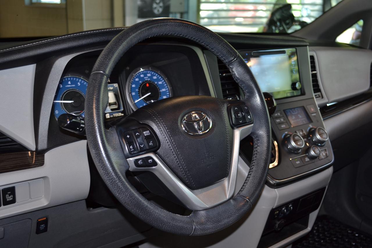2017 Toyota Sienna XLE 7 Passenger Photo