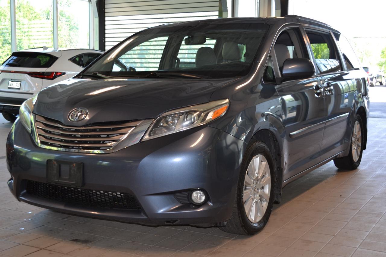 2017 Toyota Sienna XLE 7 Passenger Photo