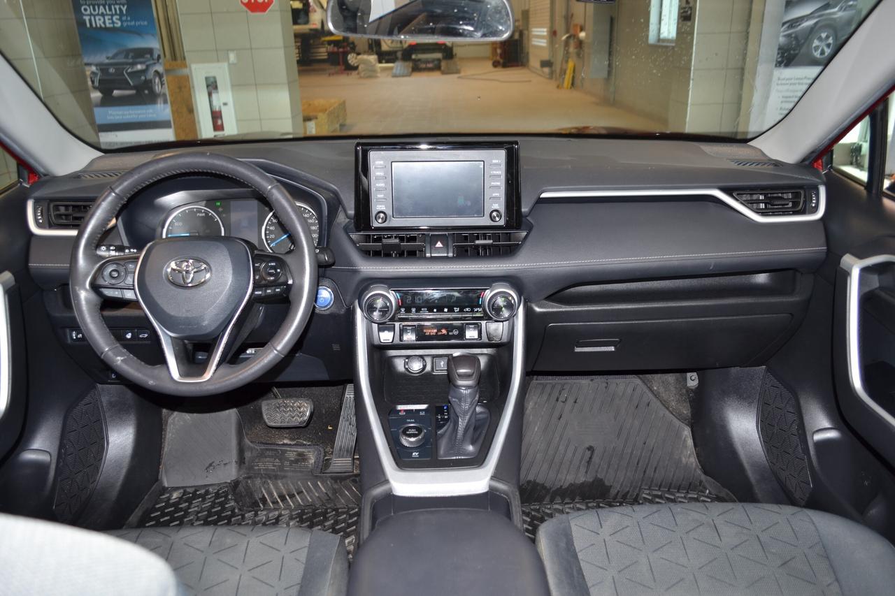 2021 Toyota RAV4 Hybrid XLE Photo