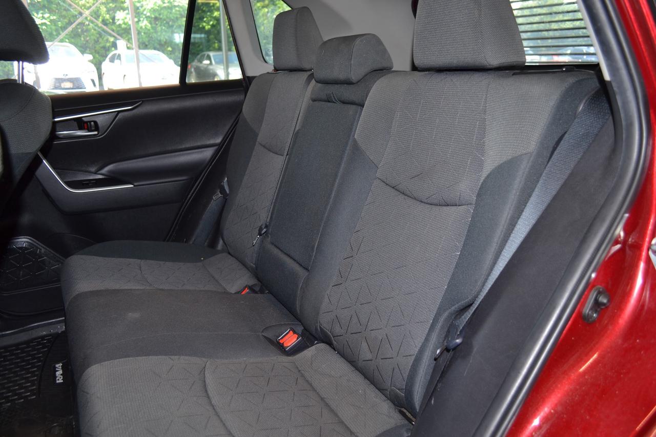 2021 Toyota RAV4 Hybrid XLE Photo