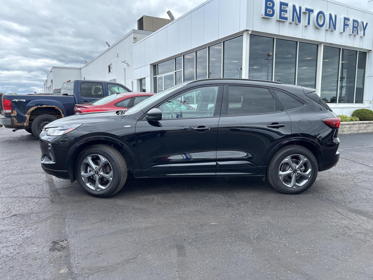 2024 Ford Escape ST LINE 1.5L AWD TECH PKG ADAPTIVE CRUISE 8000KM! Photo