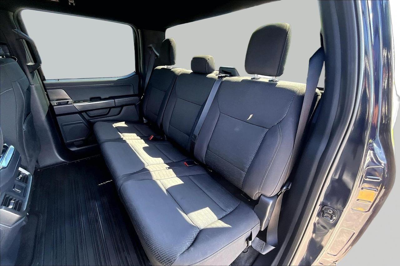 2024 Ford F-150 XLT 4WD   3.5L V6 ECOBOOST   LOW KM   NO ACCIDENTS Photo