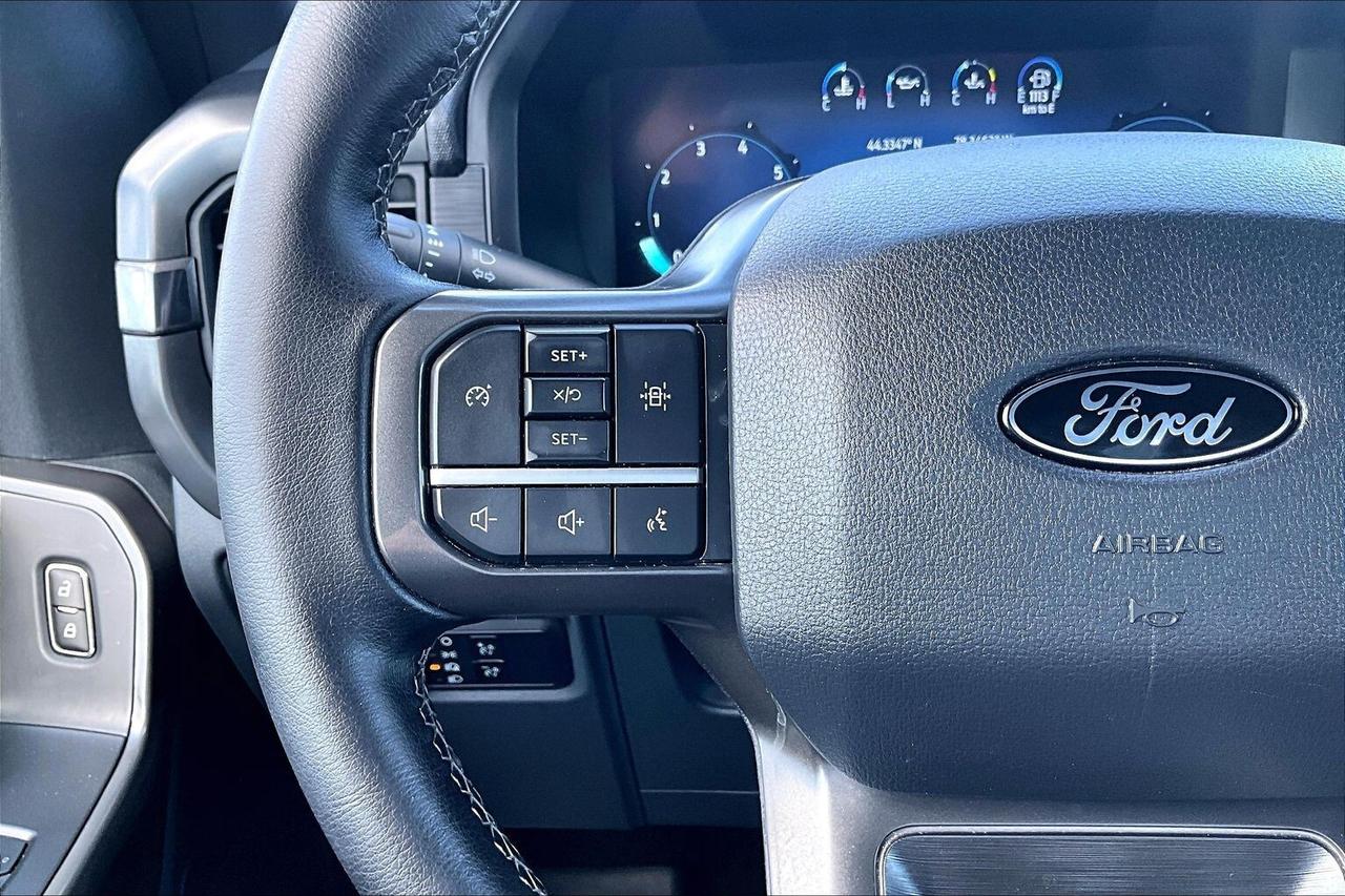 2024 Ford F-150 XLT 4WD   3.5L V6 ECOBOOST   LOW KM   NO ACCIDENTS Photo