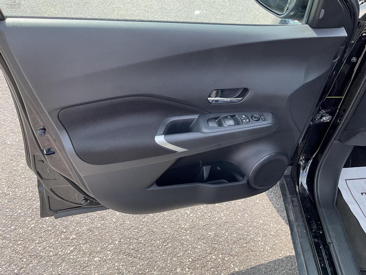 2024 Nissan Kicks SV 4dr Front-Wheel Drive Photo
