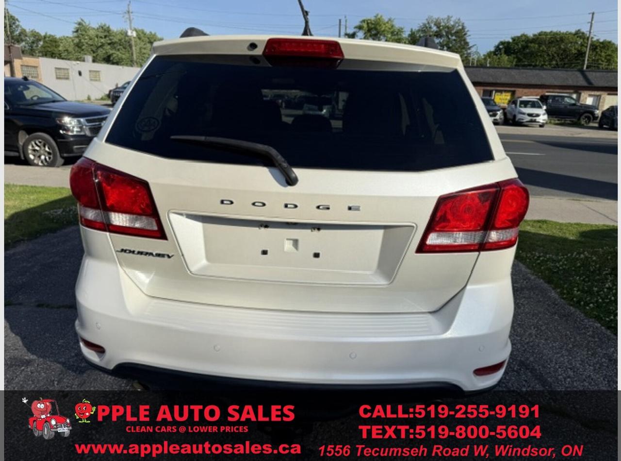 2015 Dodge Journey SXT Photo