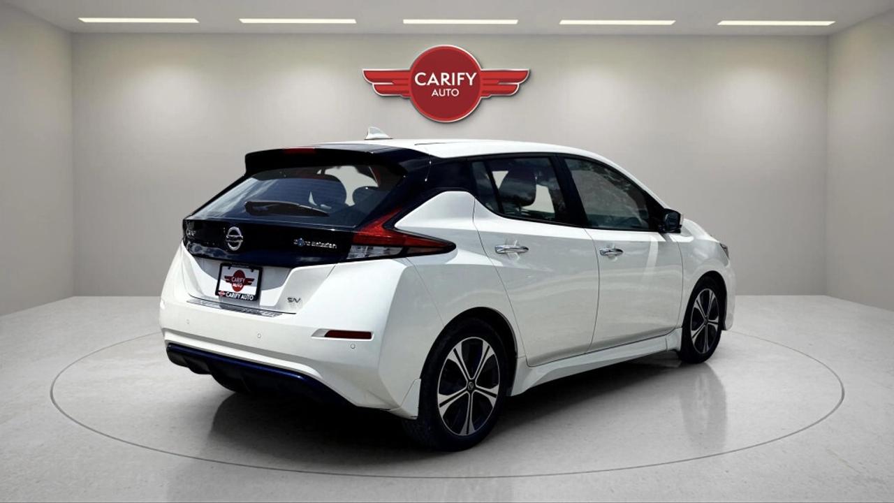 2021 Nissan Leaf SV Photo