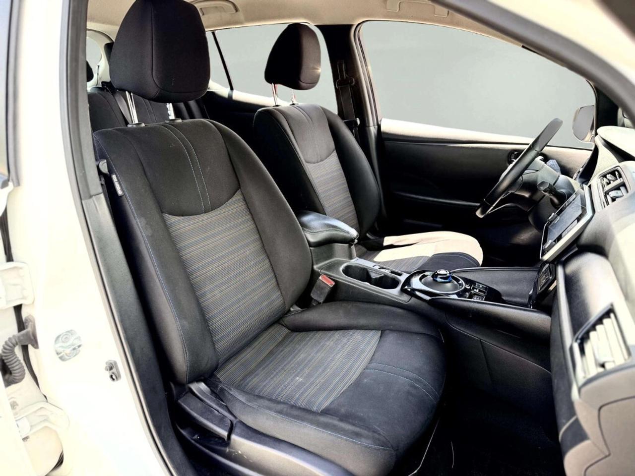 2021 Nissan Leaf SV Photo