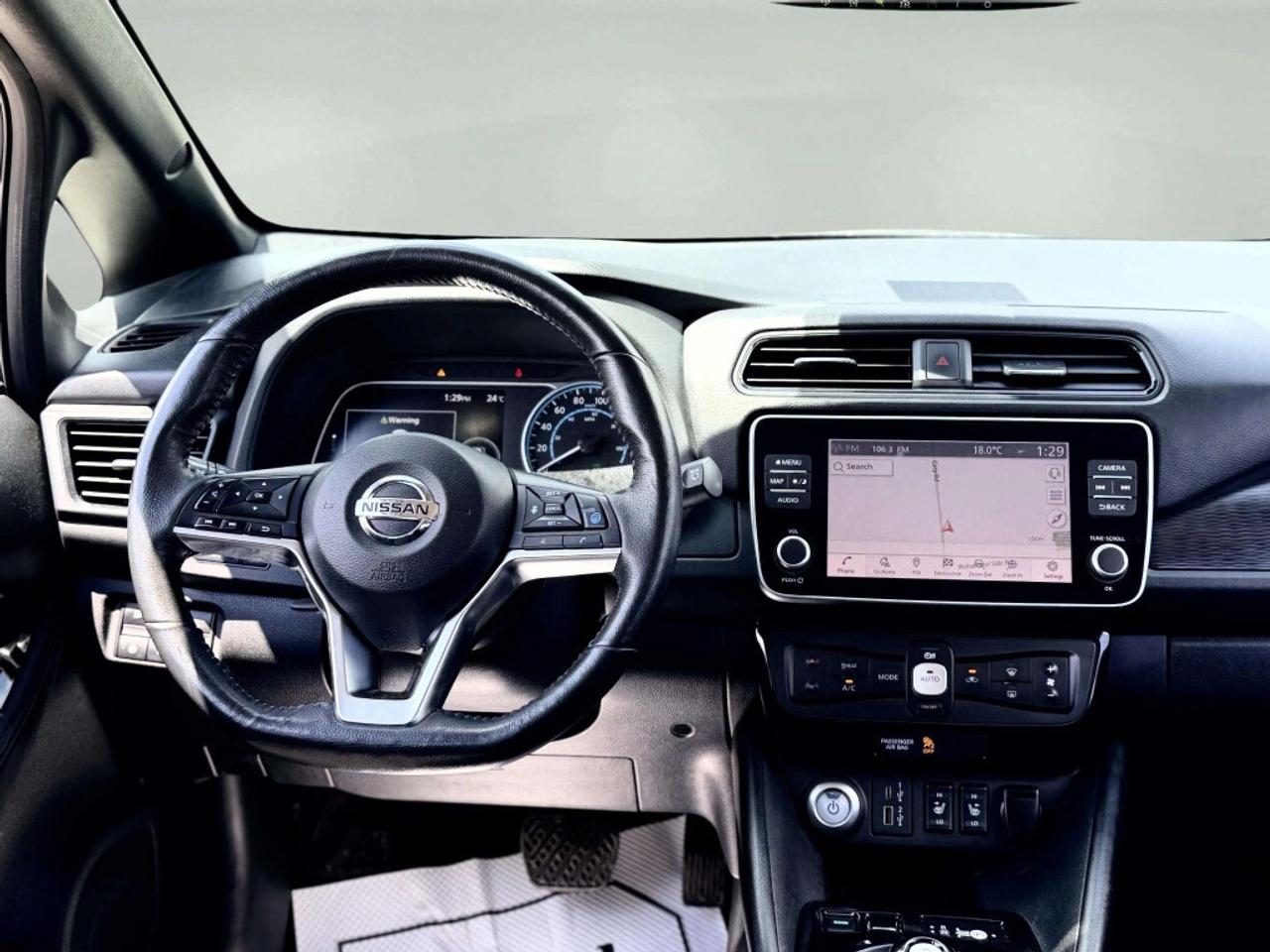 2021 Nissan Leaf SV Photo