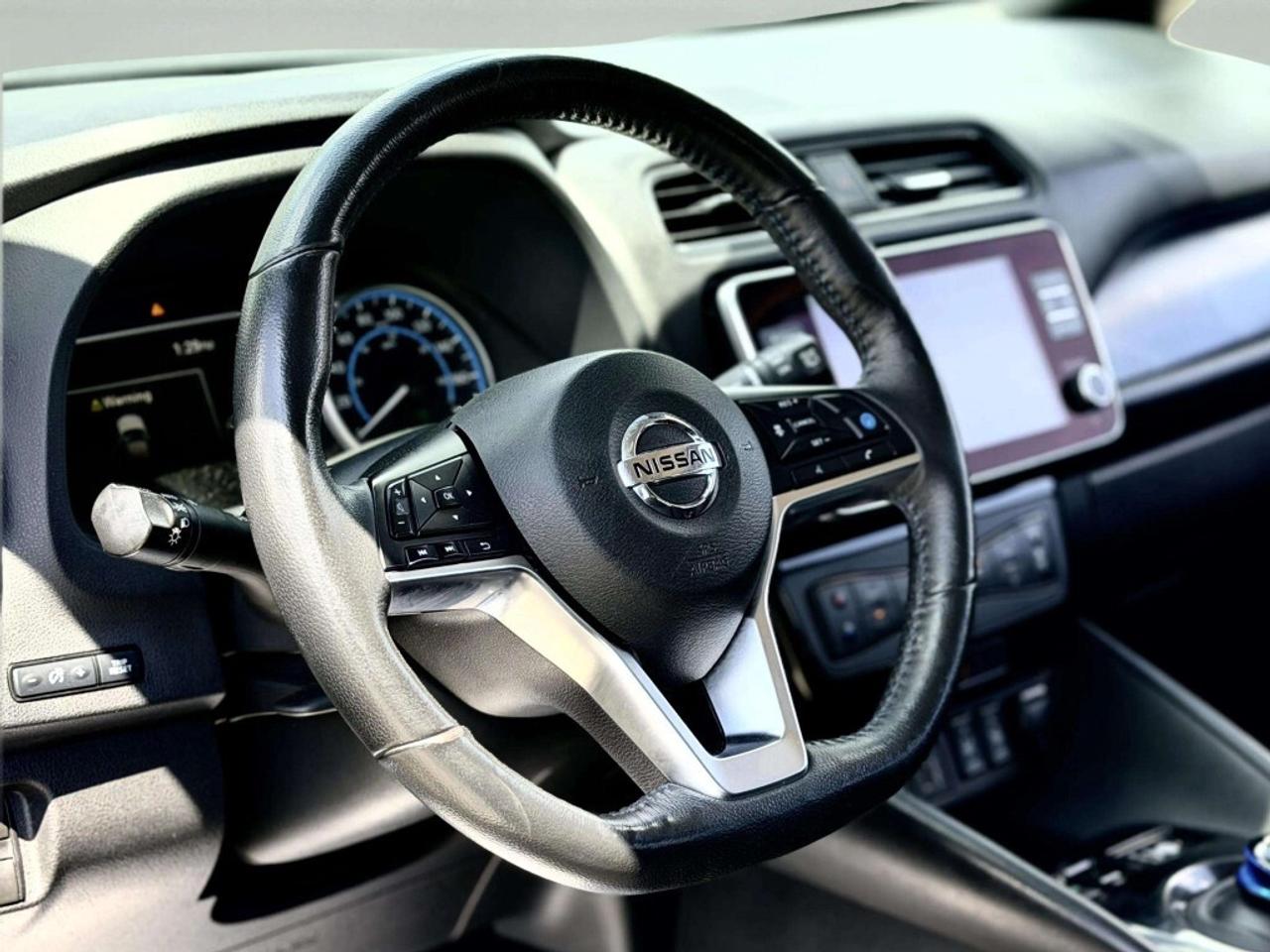 2021 Nissan Leaf SV Photo