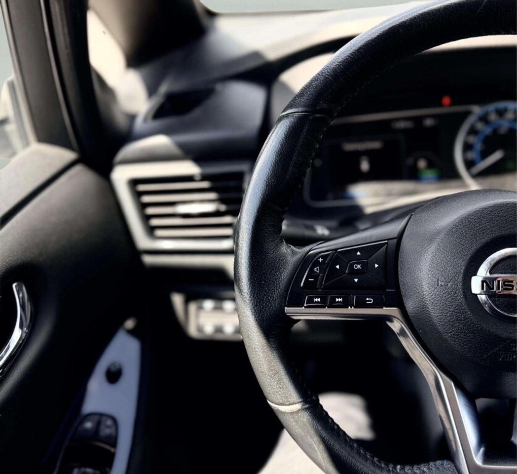 2021 Nissan Leaf SV Photo