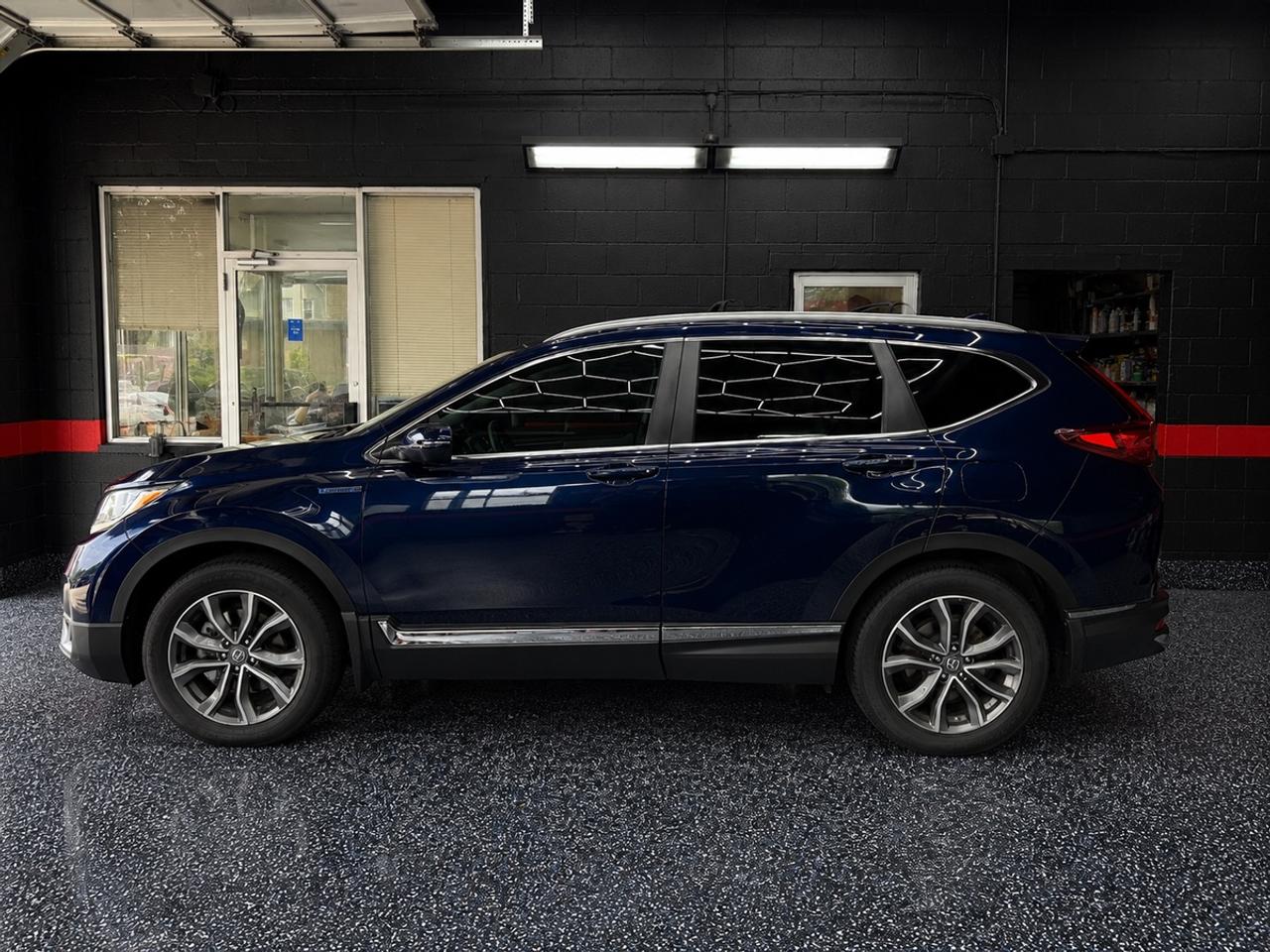 2022 Honda CR-V Hybrid Touring Photo