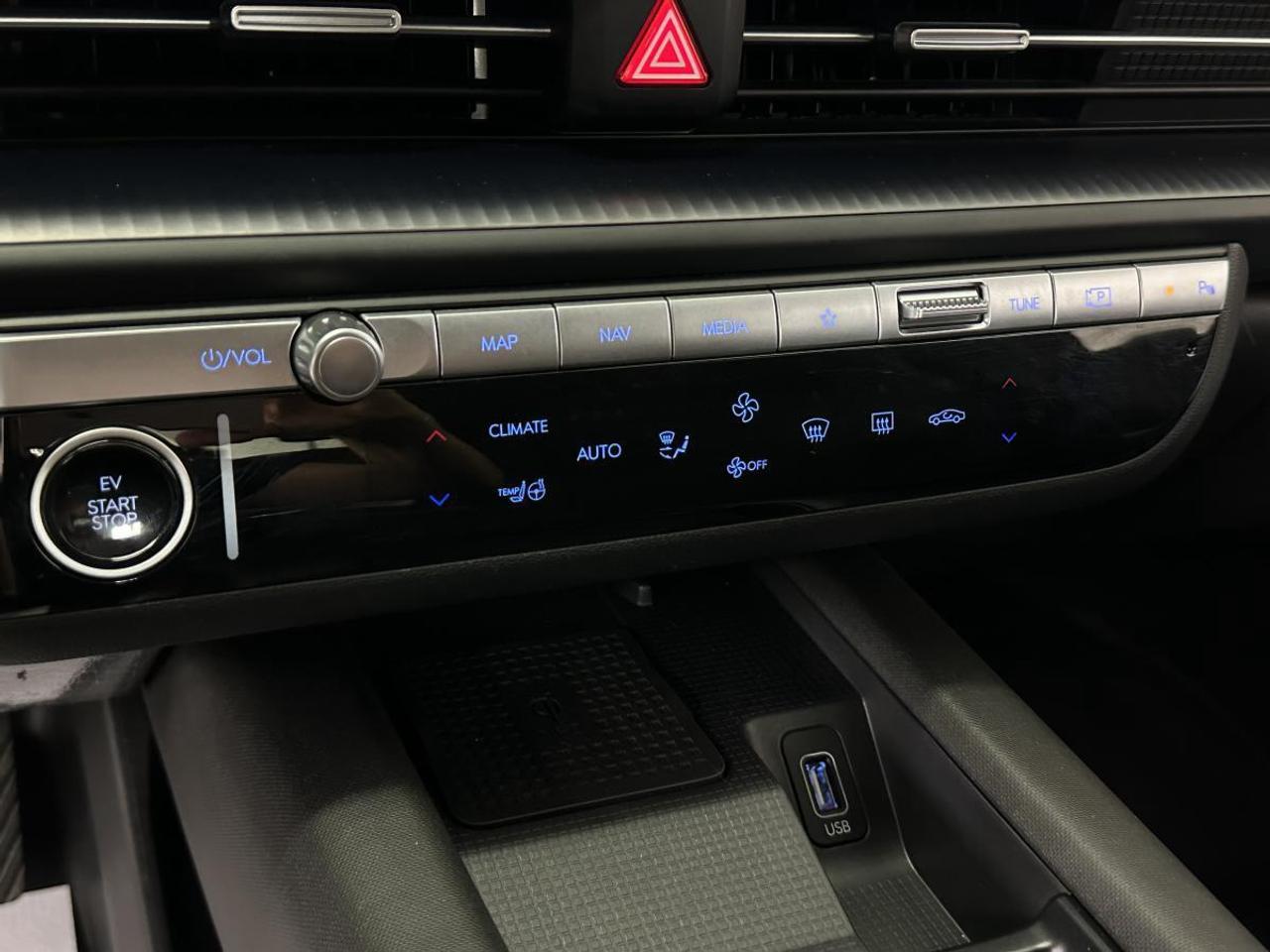 2024 Hyundai IONIQ 6 Preferred Long Range - PREFERRED/AWD/LONG RANGE/OFF 1 OWNER LEASE! Photo