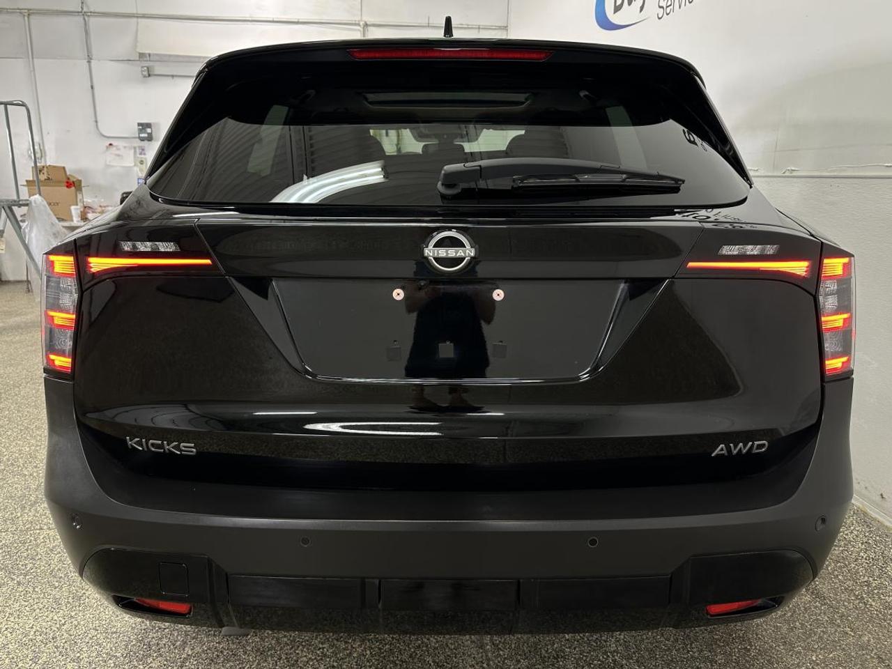 2025 Nissan Kicks SV Photo